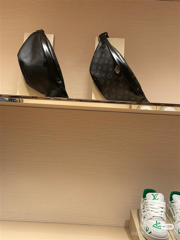 2026120181031643 460